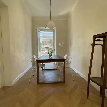 Center Apartment *